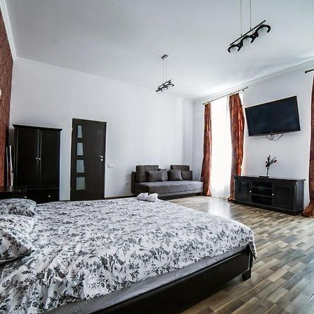 Central Studio Bnb Brassó Kültér fotó