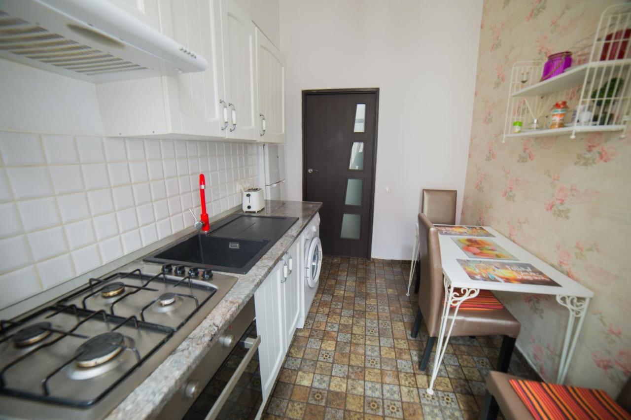 Central Studio Bnb Brassó Kültér fotó