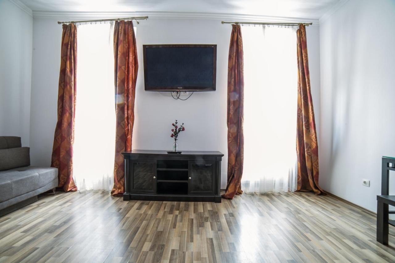 Central Studio Bnb Brassó Kültér fotó